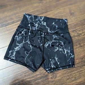 Buffbunny limitless short in black marble
